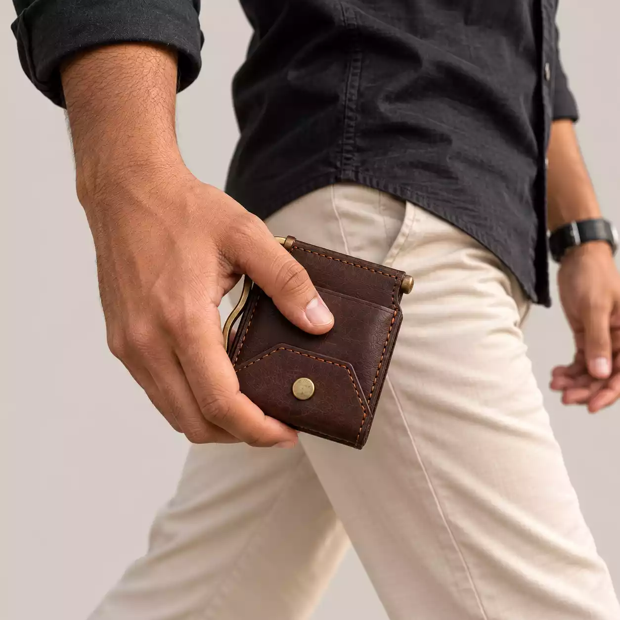 The Money Clip Wallet – Brown Oil Pull-Up Leather Wallet Open 2