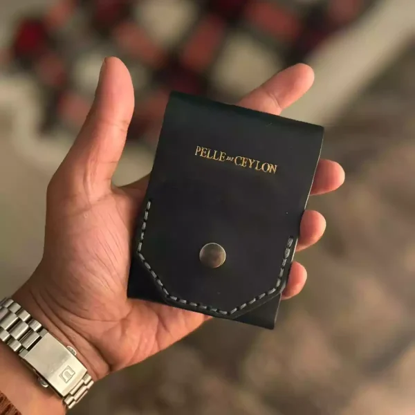 The Classic Fold Pelle di Ceylon card wallet made in srilanka with italian leather